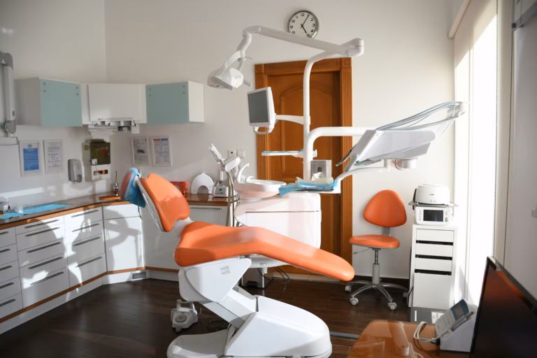 What to Expect at Your First Dental Implant Consultation